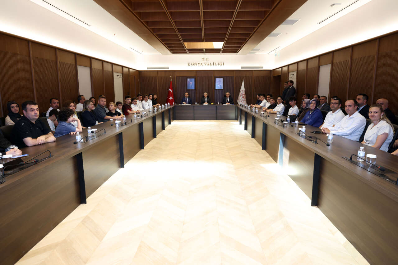 Konya'nın LGS gururu! 17 ismi şehir protokolü ödüllendirdi 1